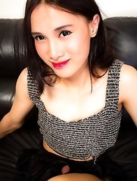 Pooh is an extremely cute, sexy and passable ladyboy in Bangkok. She just 19 years old.