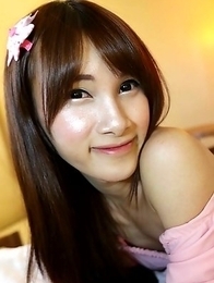 19yo Thai shemale Phoo masturbates and cums on herself