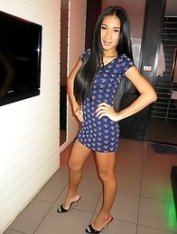 Thai shemale Guitar No Panties Bareback Ride