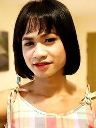 19yo horny Thai ladyboy Oei does a striptease for white tourist
