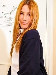Yuna Momose is nothing but a beautiful woman and the fashion world obviously agrees because she is currently working in Tokyo as a female professional