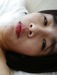 21 yr old shy Thai shemale sucks off tourists cock